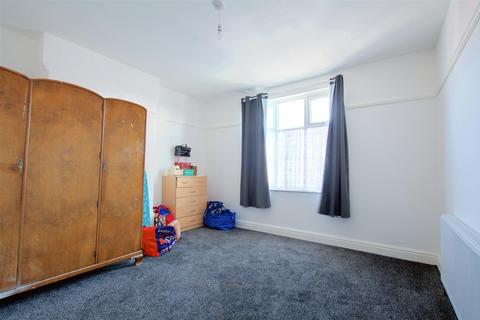 12 Austen Avenue, Nottingham, NG7 6PE
