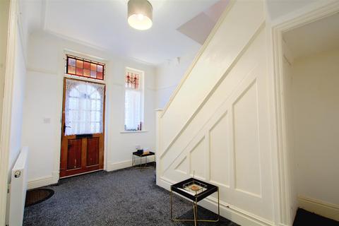 12 Austen Avenue, Nottingham, NG7 6PE