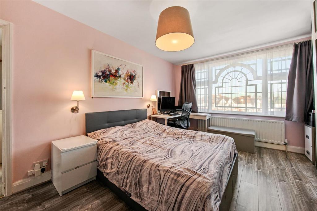 10 The Crescent - RDMCxbc Rg Hw OENKZD7d7.jpg