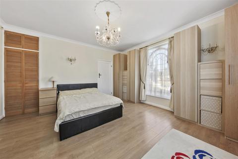10 The Crescent, Wembley, HA0 3JR