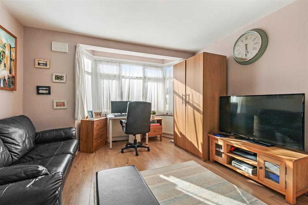10 The Crescent - ae NBTVe BQII6 OLp9cy Ez.jpg