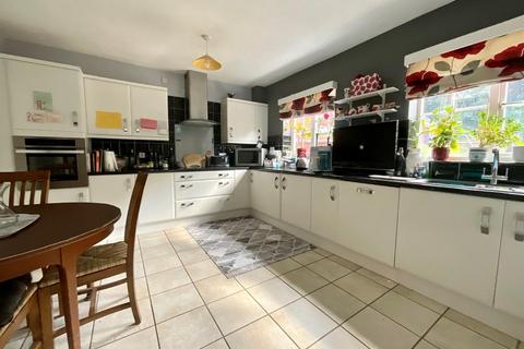 8 Wake Way, Grange Park, Northampton, NN4 5BF