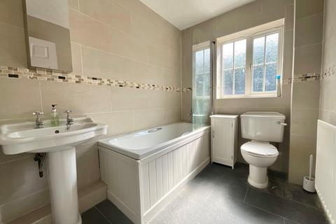 8 Wake Way, Grange Park, Northampton, NN4 5BF
