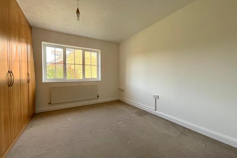8 Wake Way, Grange Park, Northampton, NN4 5BF