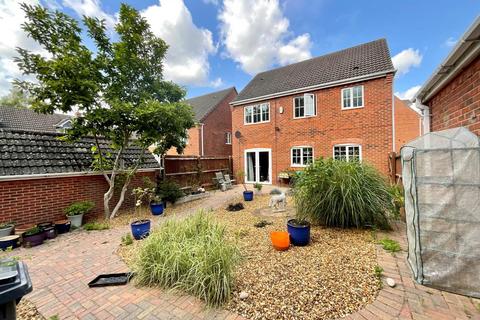 8 Wake Way, Grange Park, Northampton, NN4 5BF