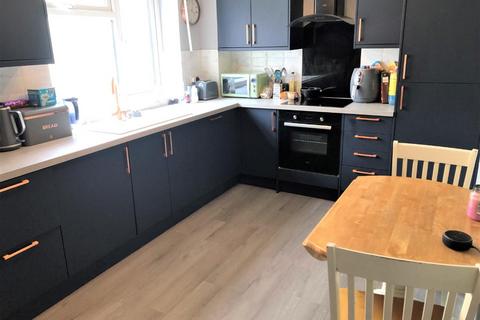 8 Cherwell Close, Thornbury, Bristol, BS35 2DN