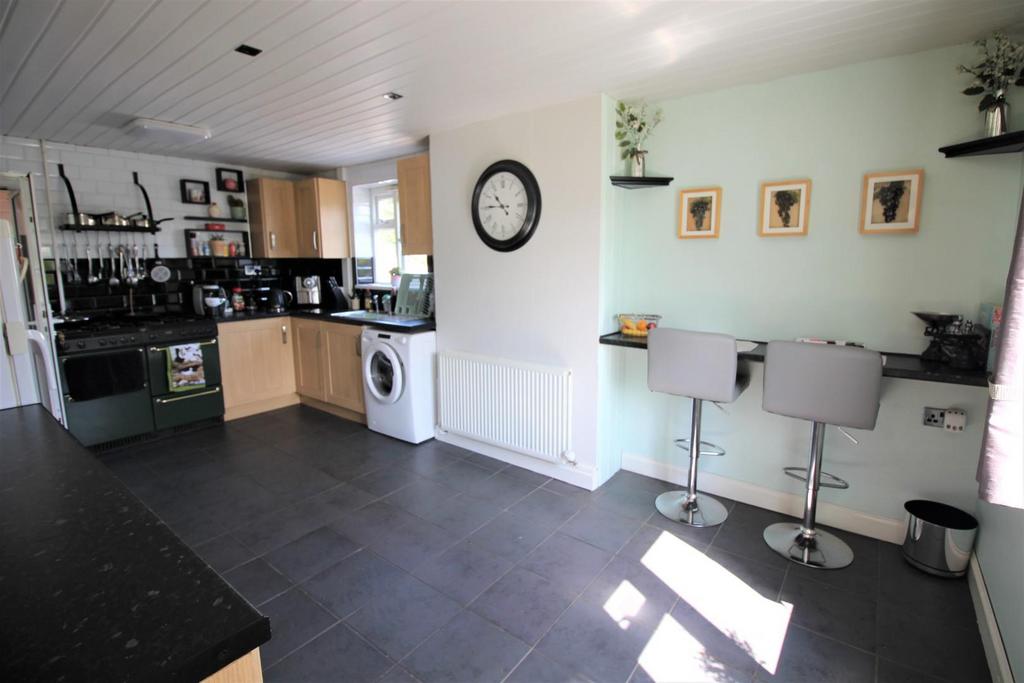Severn View Road, Thornbury, Bristol, BS35 1BA 4 bed semidetached