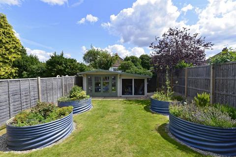 24 Bray Road, Guildford, GU2 7LJ
