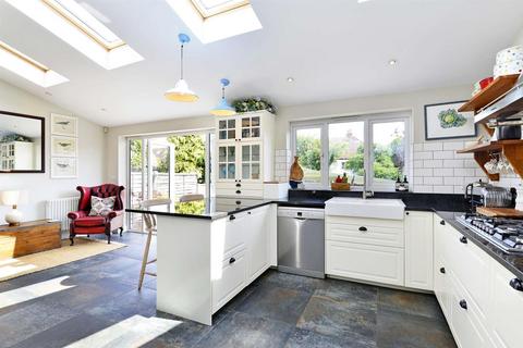 24 Bray Road, Guildford, GU2 7LJ