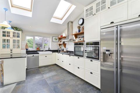 24 Bray Road, Guildford, GU2 7LJ