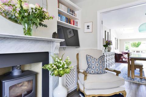 24 Bray Road, Guildford, GU2 7LJ