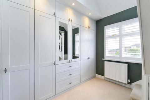 24 Bray Road, Guildford, GU2 7LJ