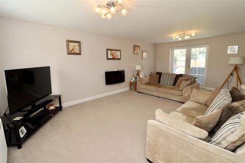 7 Carpenter Close, Market Weighton, York, YO43 3FL