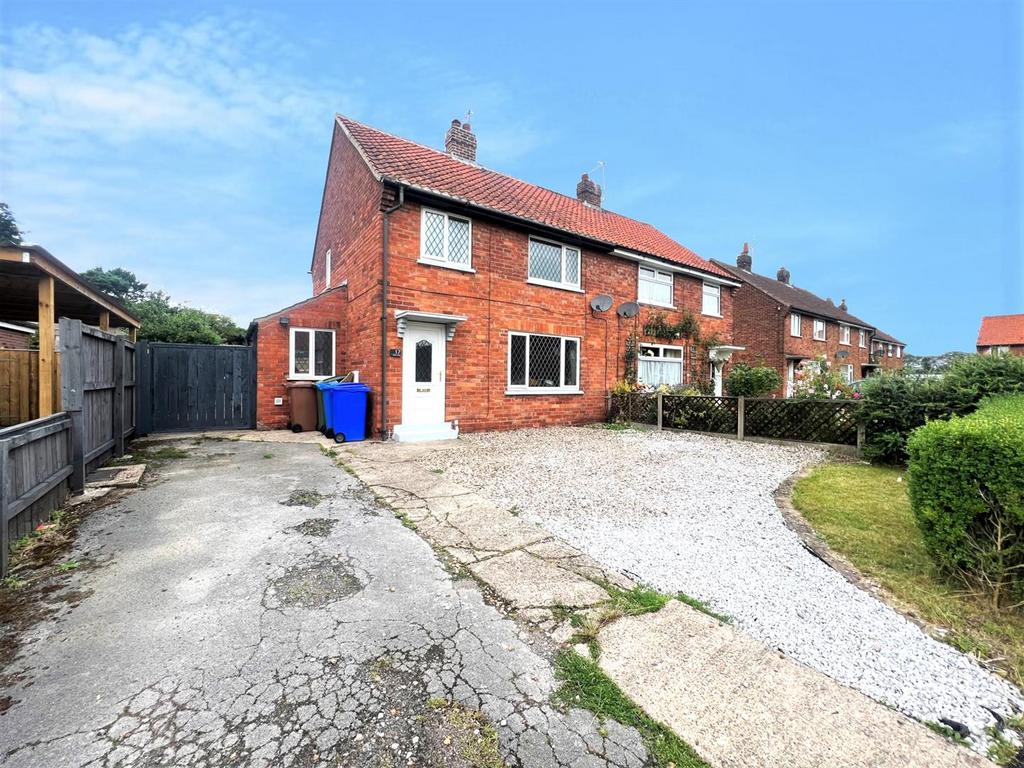 Nunnery Walk, South Cave 3 bed semidetached house £175,000