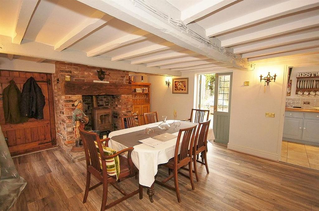 Tarporley Road, Duddon, Tarporley 4 bed detached house for sale £525,000