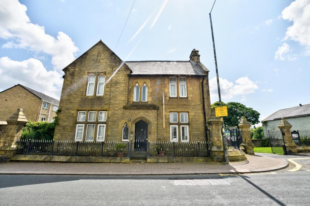 Cemetery Lodge, Keighley Road, Colne 3 bed detached house for sale £