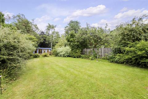 30 Ashurst Road, Tadworth, KT20 5EU