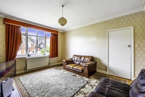 30 Ashurst Road, Tadworth, KT20 5EU