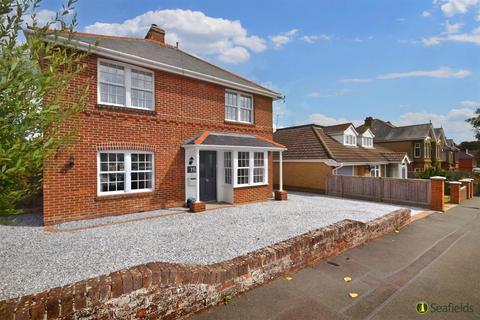 4 bedroom detached house for sale, Carter Avenue, Shanklin, PO37 7LG