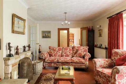 4 bedroom detached house for sale, Maldon Road, Burnham-On-Crouch