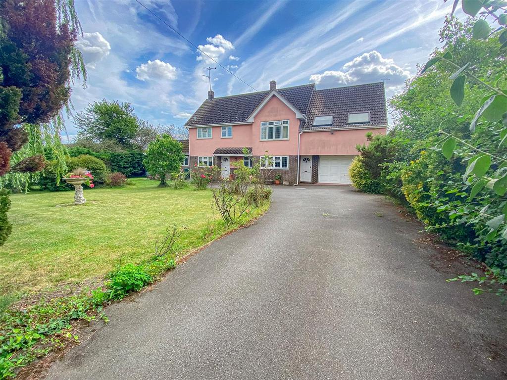 Maldon Road, BurnhamOnCrouch 4 bed detached house for sale £680,000