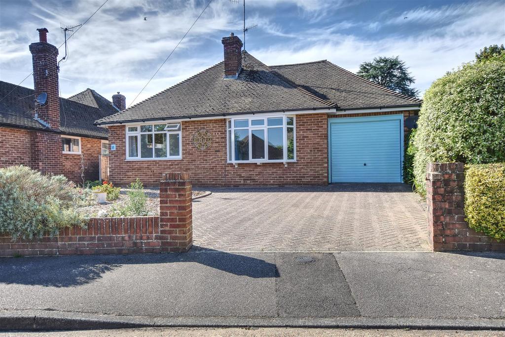 Ward Way, BexhillOnSea 3 bed detached bungalow for sale £515,000