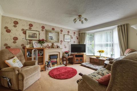 18 Beacon Hill, Bexhill-on-sea, TN39 5DF