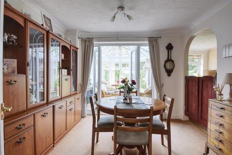 18 Beacon Hill, Bexhill-on-sea, TN39 5DF