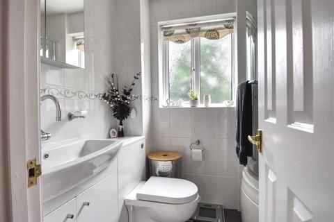18 Beacon Hill, Bexhill-on-sea, TN39 5DF