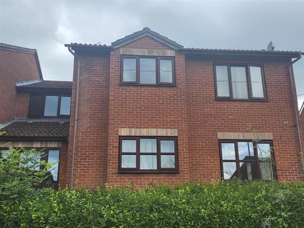 Fairways Avenue, Coleford 1 bed flat to rent £550 pcm (£127 pw)