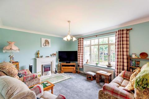 11 Briars Fold, Blaxton, Doncaster, DN9 3FF