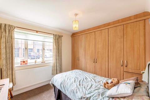 11 Briars Fold, Blaxton, Doncaster, DN9 3FF