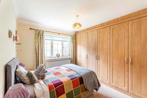 11 Briars Fold, Blaxton, Doncaster, DN9 3FF