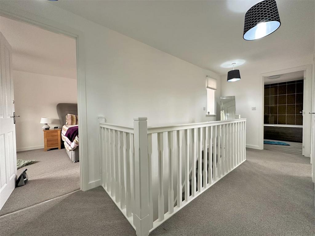 First Floor Landing 715