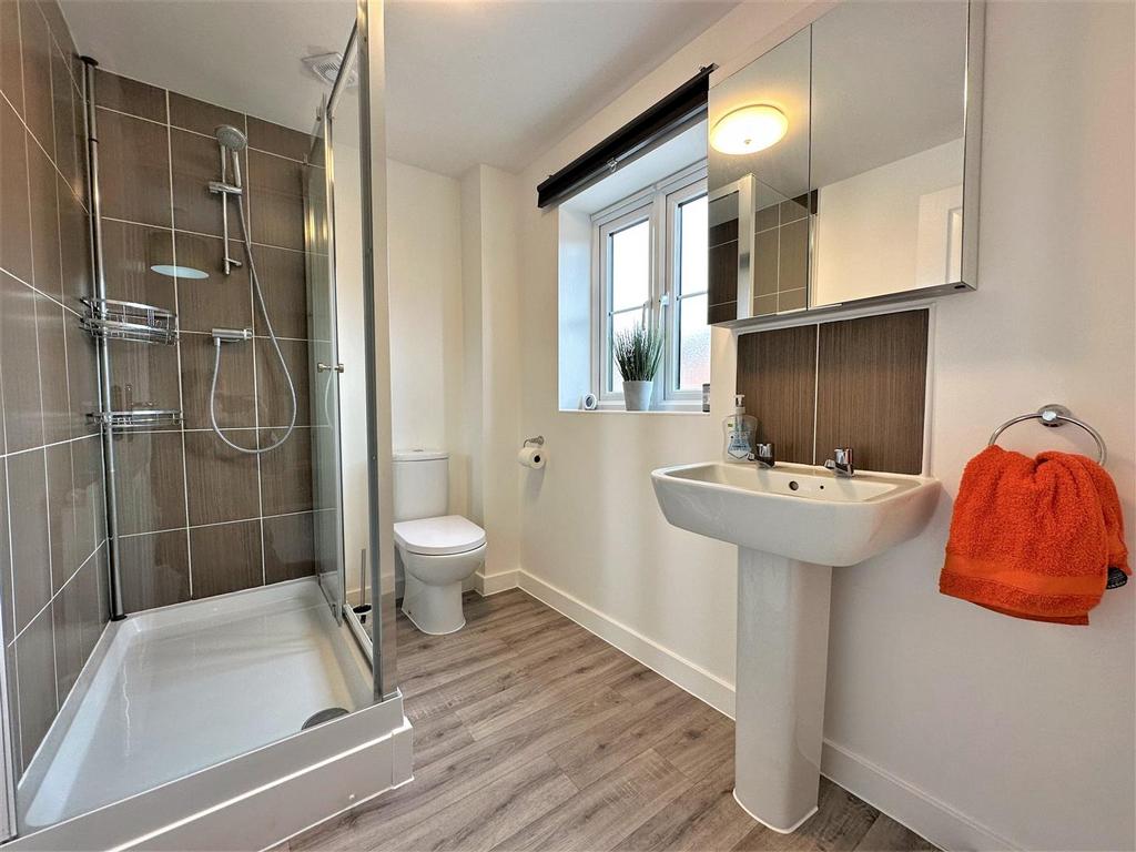 En-Suite Shower Room 712