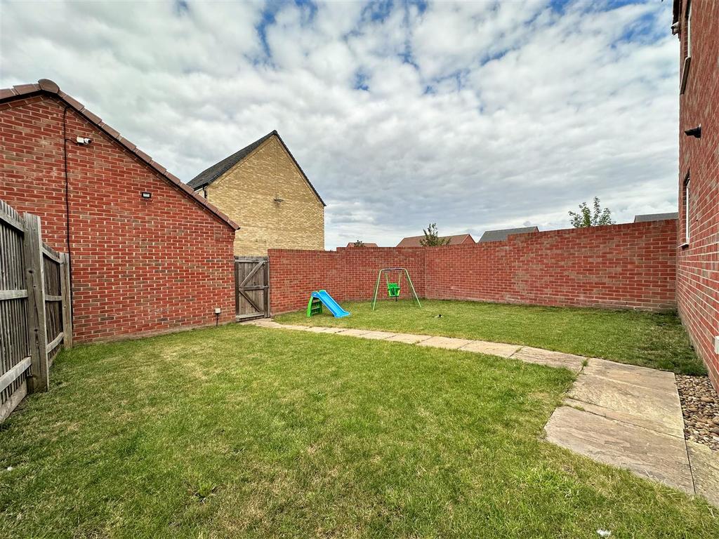 Well-Appointed Garden 771