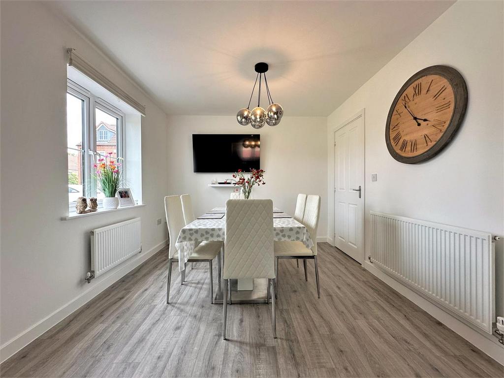 Dining Area 738