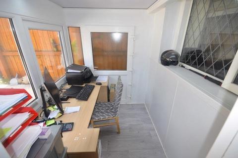 6 Berkeley Crescent, Padiham, Burnley, BB12 8NR