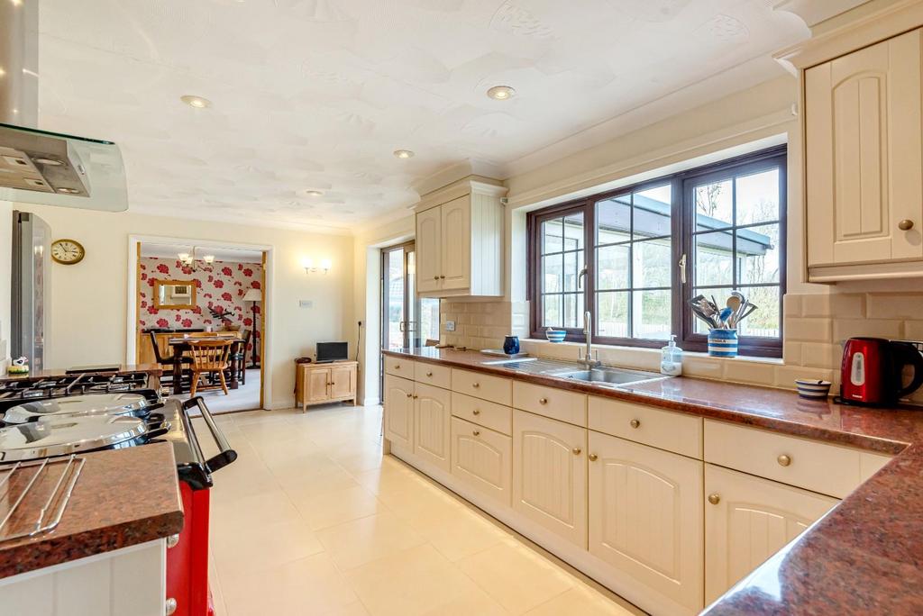 KITCHEN.jpg