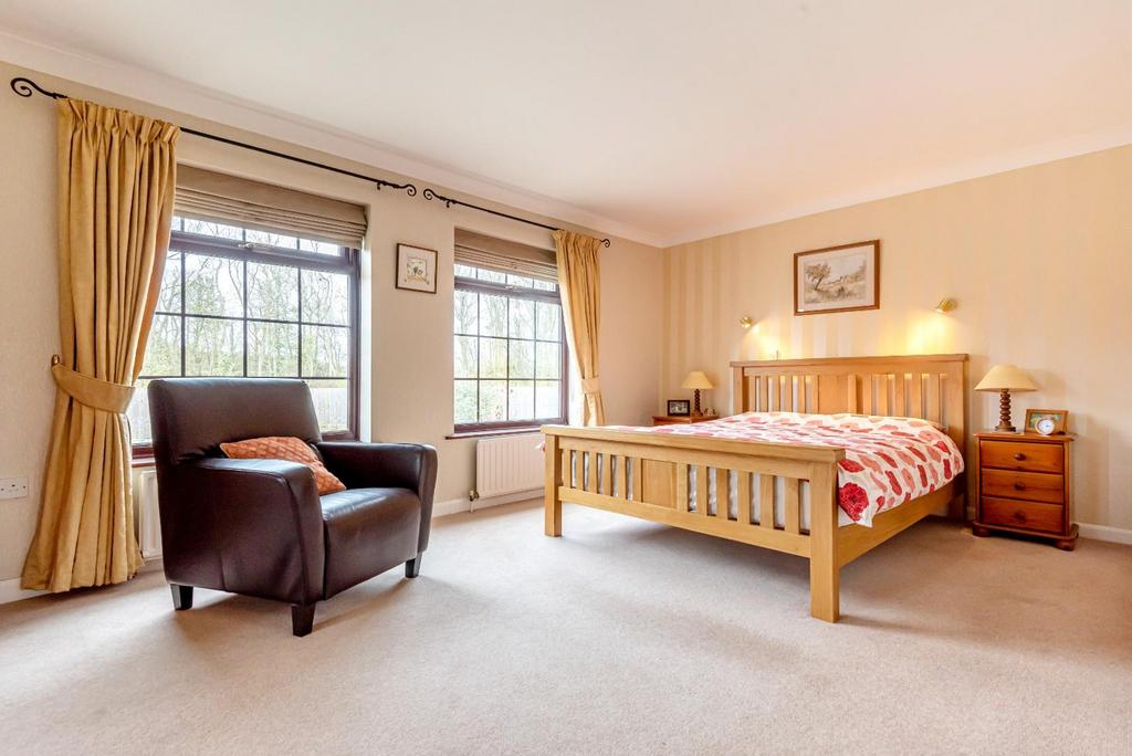 MASTER BEDROOM.jpg