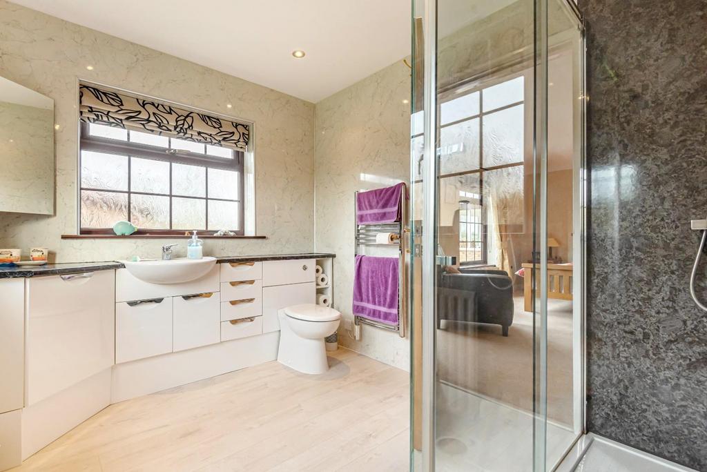 EN-SUITE.jpg