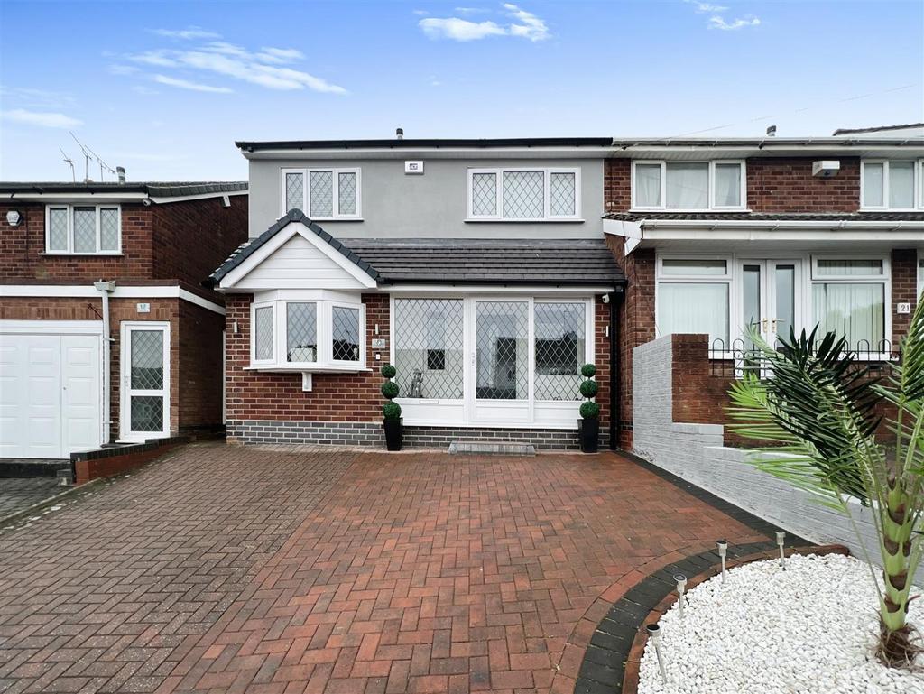 Dunbar Grove, Great Barr, Birmingham 3 bed semidetached house for sale