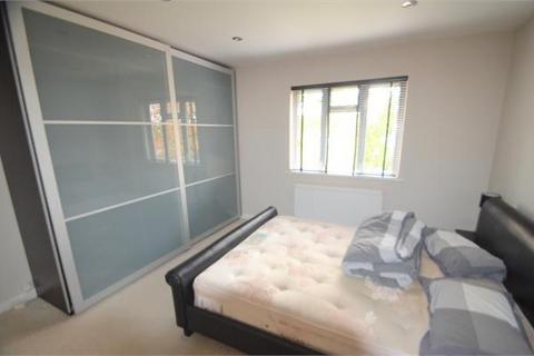 1 bedroom flat to rent, Laleham Avenue, Mill Hill, NW7