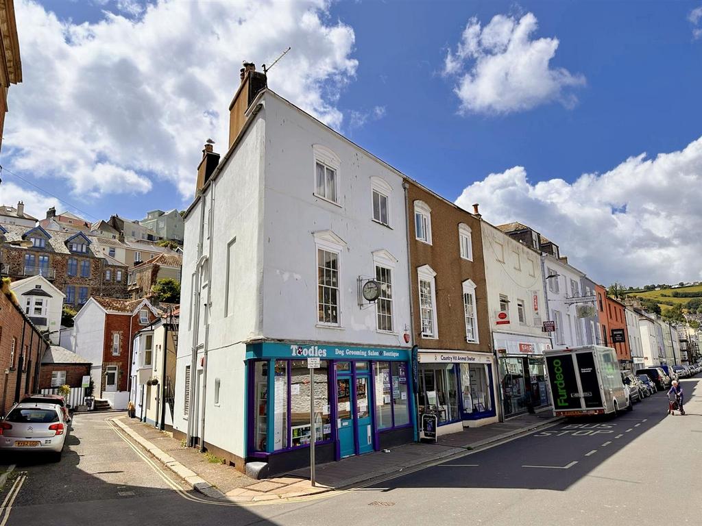 Victoria Road, Dartmouth 1 bed flat for sale £100,000