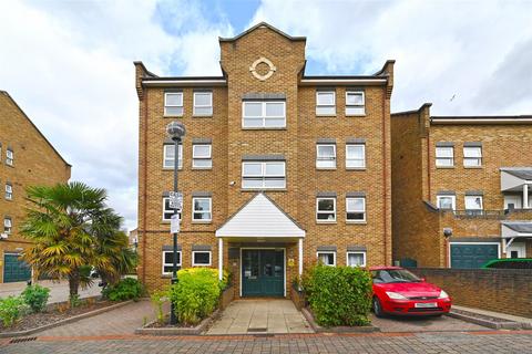 2 bedroom apartment to rent, Lymington Lodge, Schooner Close, London