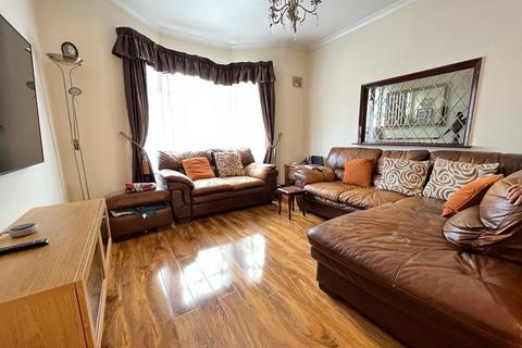 4 bedroom house for sale - Clandon Road, Ilford