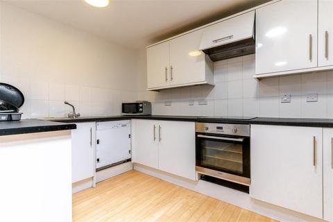 3 bedroom flat to rent, Bristol Road, Selly Oak, Birmingham