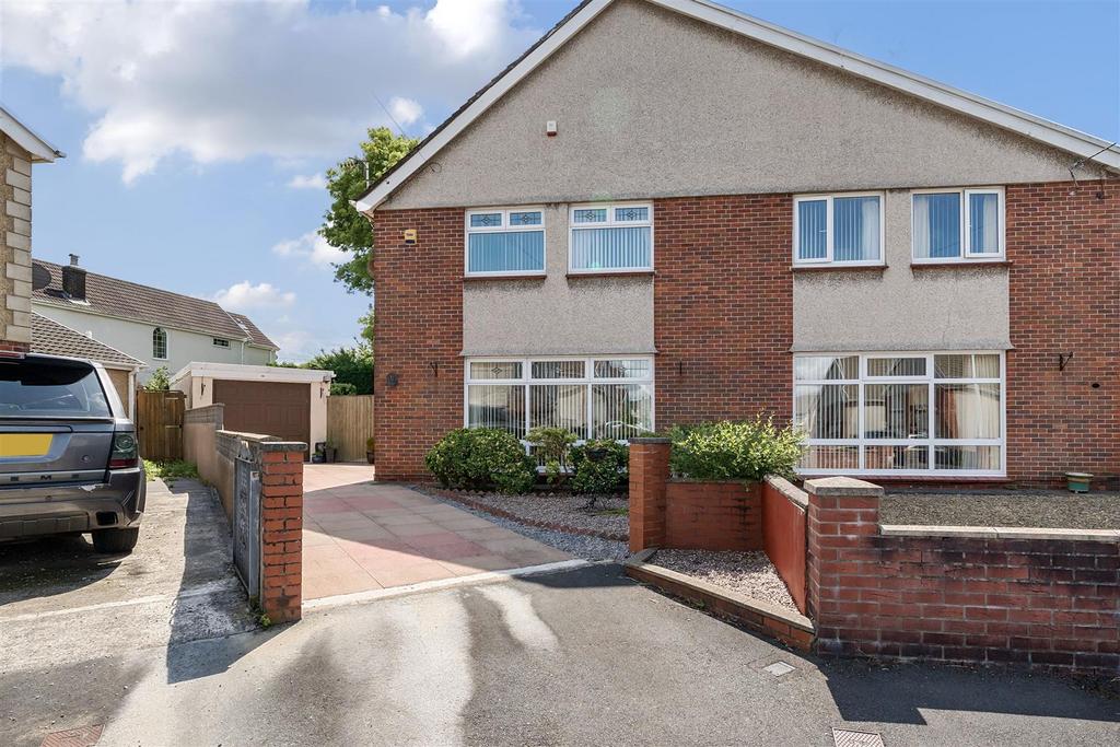 Maytree Close, Loughor, Swansea 3 bed semidetached house for sale £