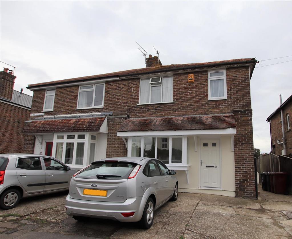Whyke Lane, Chichester 1 bed apartment £995 pcm (£230 pw)