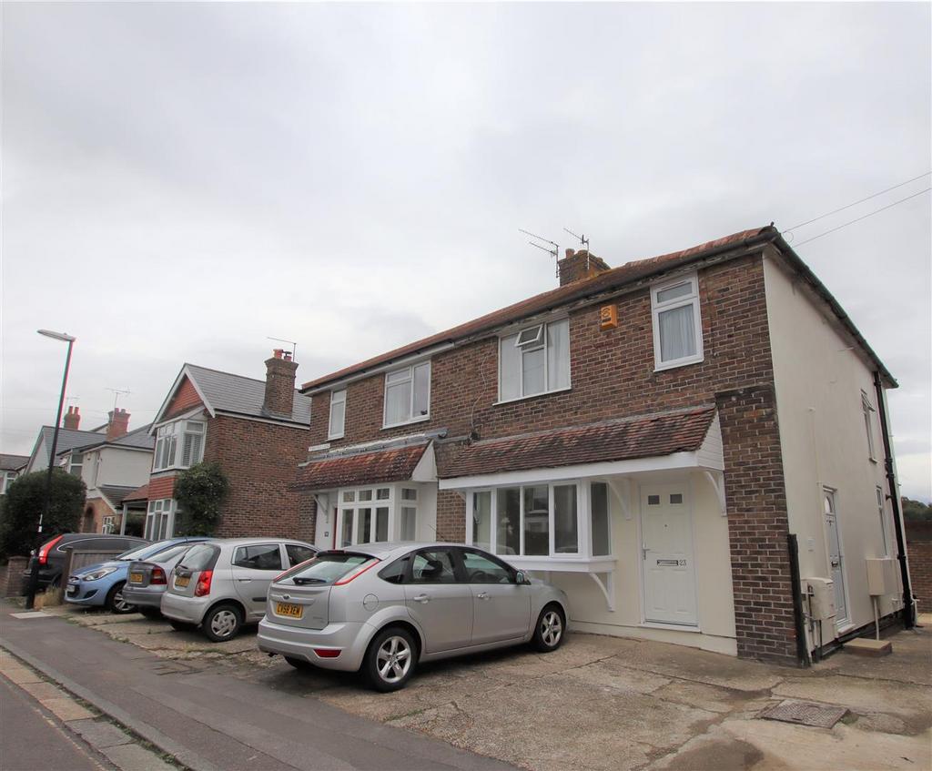 Whyke Lane, Chichester 1 bed apartment £995 pcm (£230 pw)